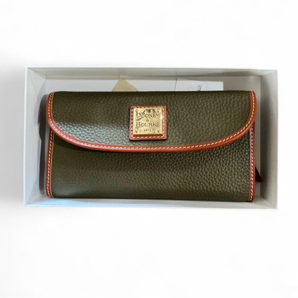 Dooney & Bourke Green Leather Wallet with Logo Patch